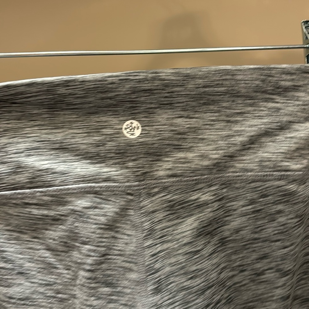 Manduka workout pants cutouts - Picture 4 of 5